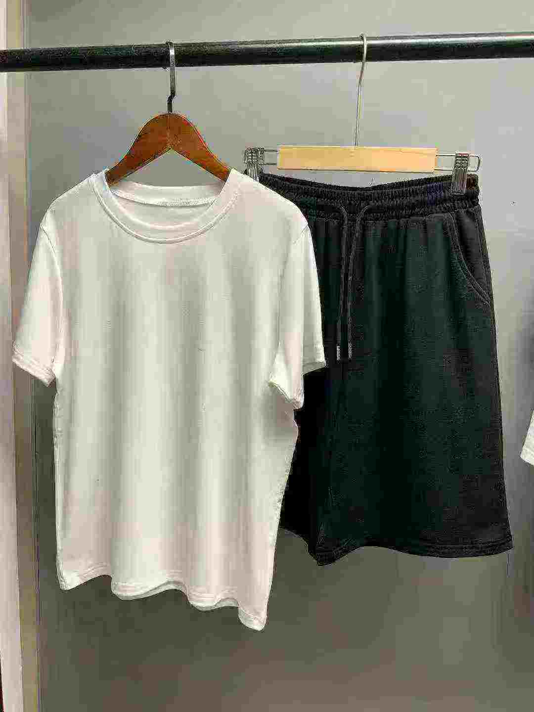 About 500 Sets Big Kids Short Sleeve Clothing Sets Size 150-170, Bulk Clearance Wholesale - Image 2