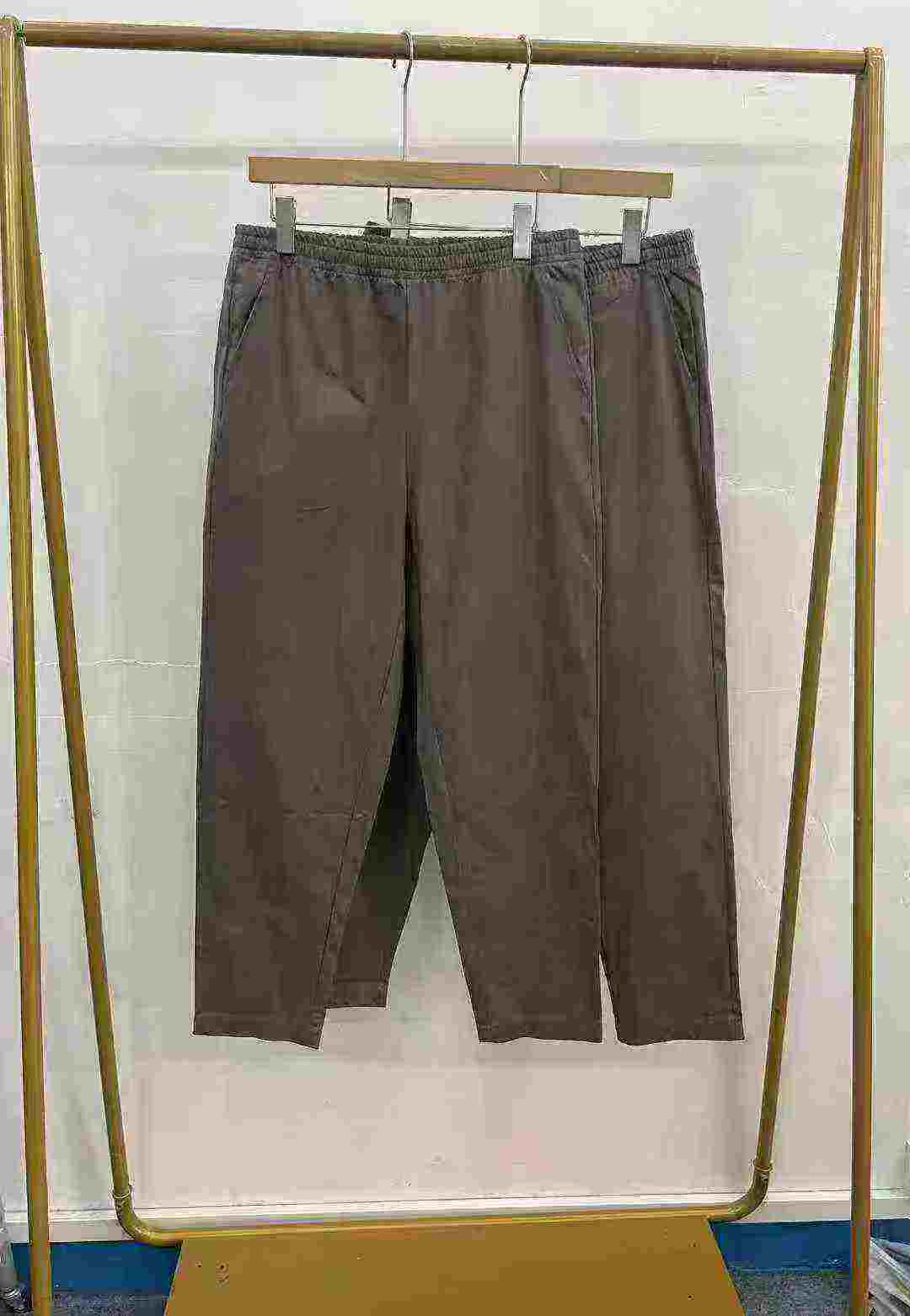 427 Pieces Men's Casual Pure Cotton Elastic Waist Long Pants Bulk Stock - Image 1