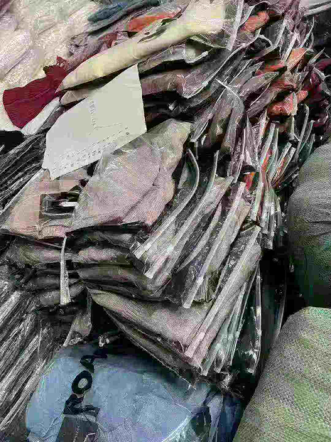 237 Pcs Plus Size Deep V Neck Loose Knit Cardigan, Mixed Colors Sizes S-4XL, Spring Autumn Winter Layering Wholesale Clearance - Image 2