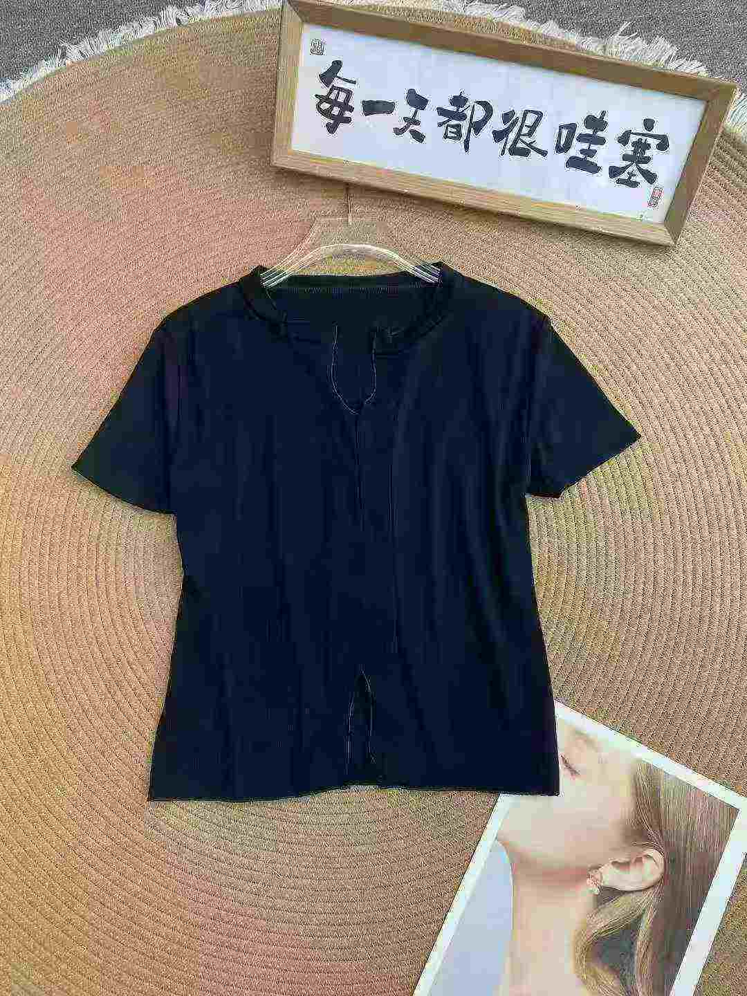 106 Pcs Chic Pure Style Sexy Short Sleeve T-Shirts With Small Split Hem Soft Stretchy Fabric - Image 1