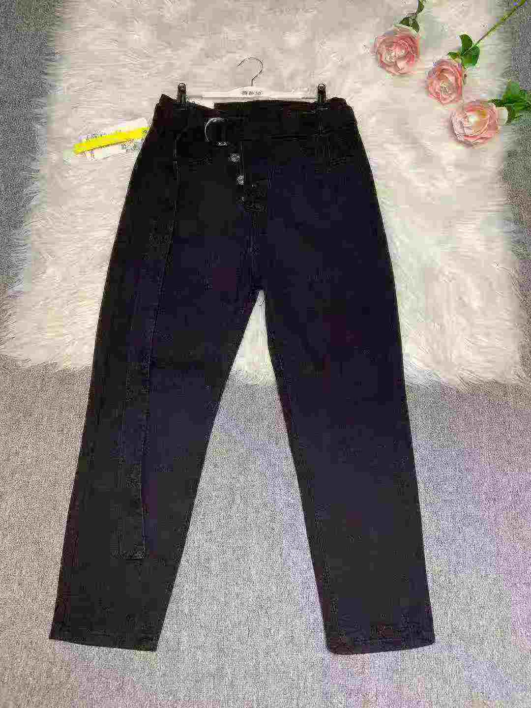 110 Pieces Plus Size Women Sizes S-5XL High Waist Loose BF Style Cropped Harem Dad Jeans Bulk Stock Clearance - Image 1