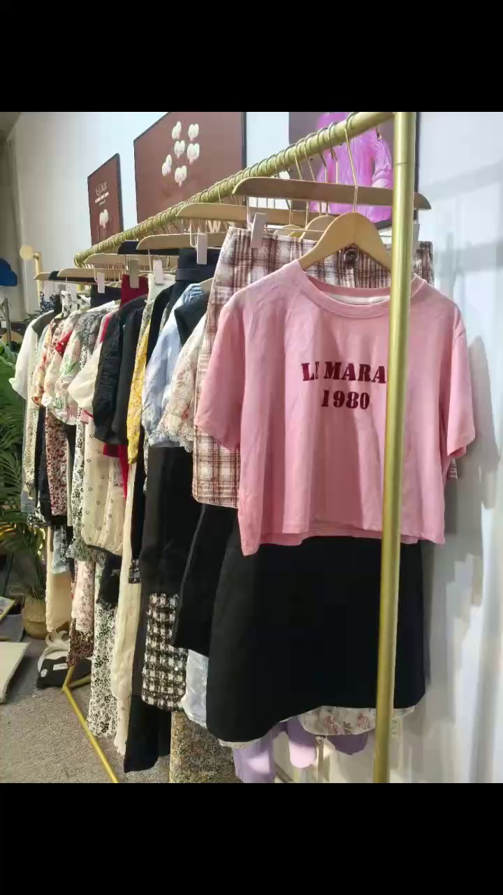 Clearance Full Lot 1000pcs Assorted Spring Summer Young Women's Clothing, Over 500 Dresses - Image 1