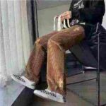 European American High Street Vibe Minimal Embroidered Men's Corduroy Wide Leg Floor-length Sweatpants Bulk Stock For Wholesale - Image 2