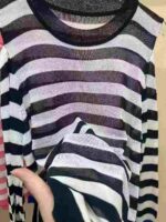 Clearance 6.6 CNY Sweet Off-shoulder Loose Striped Knit Tops For Bulk Wholesale Export - Image 4