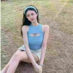 Sexy Hollow Out Vertical Texture Slim Fit Sleeveless Cropped Tank Top Bulk Clearance Wholesale - Image 8