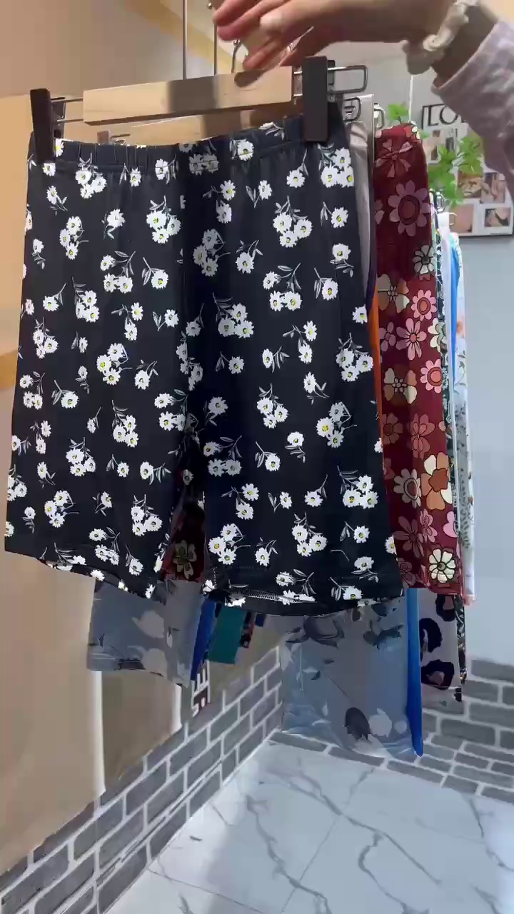 Clearance Bulk Wholesale High Stretch Women Printed Pants - 860 PCS, S-2XL, Individually Packed - Video Thumbnail