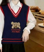 862 Pcs Spring Korean College Style Cartoon Bear Jacquard V-neck Pullover Sweater Vest Bulk Wholesale - Image 6
