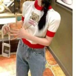 481 Pieces Bear Embroidery Knit Short Sleeve T-Shirt, Red White Color Block, One Size Cropped Crew Neck Loose Fit For Spring Summer - Image 3