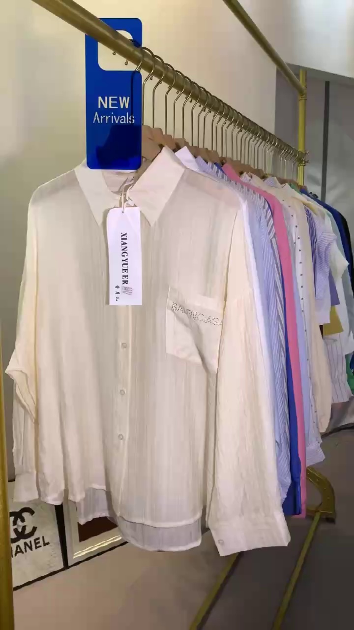 Approx 700 Pieces Loose Flattering Versatile Women's Blouses Chinese Stock Clearance Wholesale - Image 1