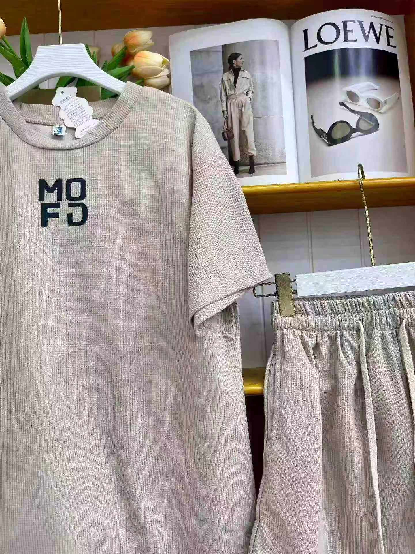 American Retro Unisex Loose Casual Two-piece Outfits, Around 100 Sets Bulk Wholesale Stock Clearance - Image 2