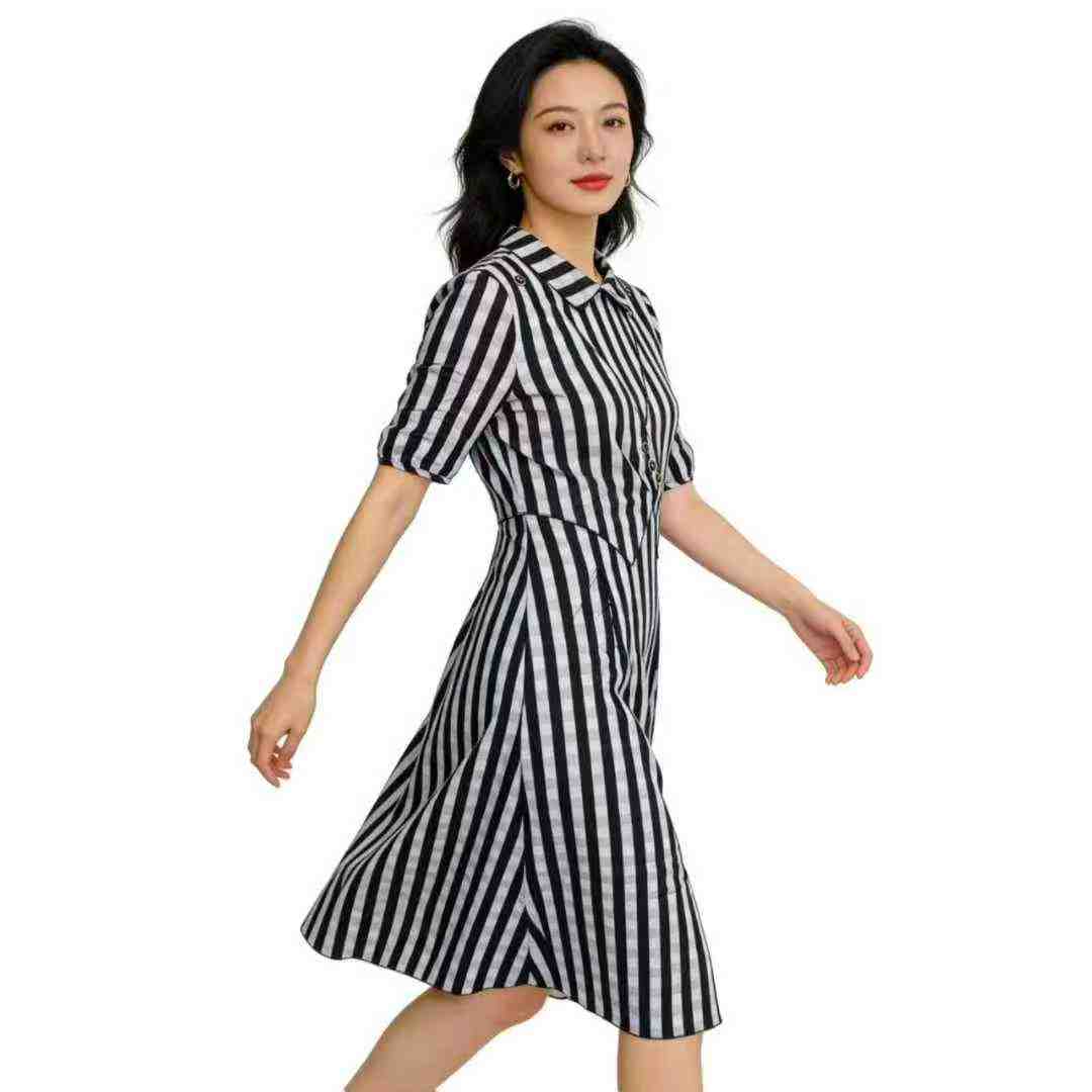 Clearance Sale: 97 Pcs Light Mature Elegant Striped Casual Dresses for Bulk Wholesale Export - Image 1