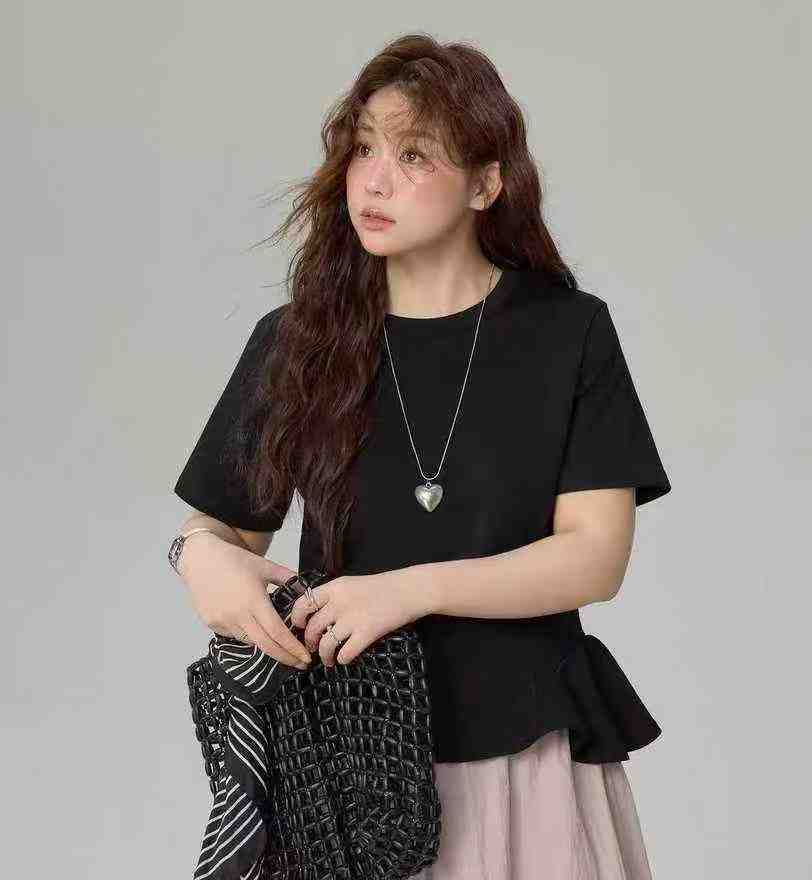 Clearance Sale: 530 Pcs Premium Niche Unique Design Floral Hem Plus Size Solid Short Sleeve T-Shirts Bulk Wholesale - Image 1