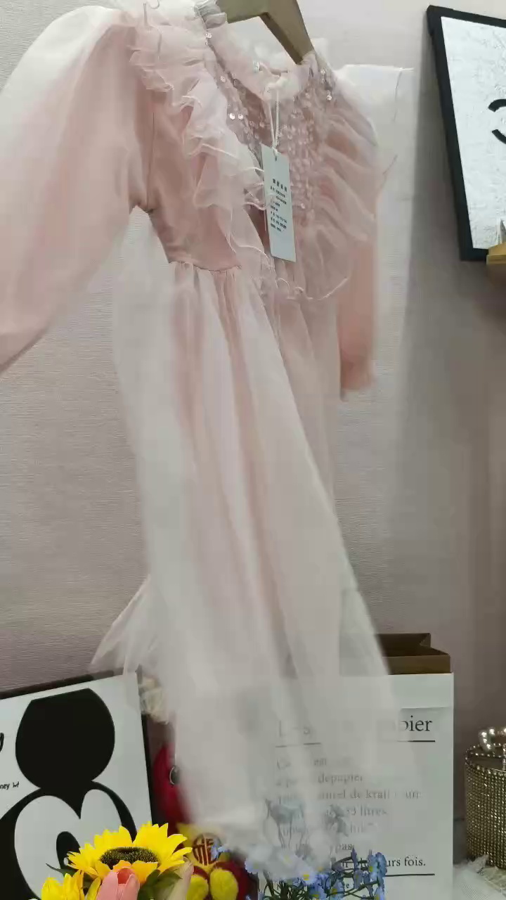 950 Pieces Princess Mesh Dress With Chest Sequin Craft 3 Colors Sizes 110-150 Stock Wholesale - Image 1