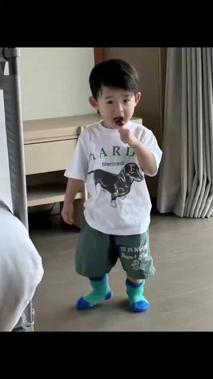 4100 Pieces Kids Cotton Short Sleeve T-Shirts Bulk Stock Wholesale For Export - Image 1