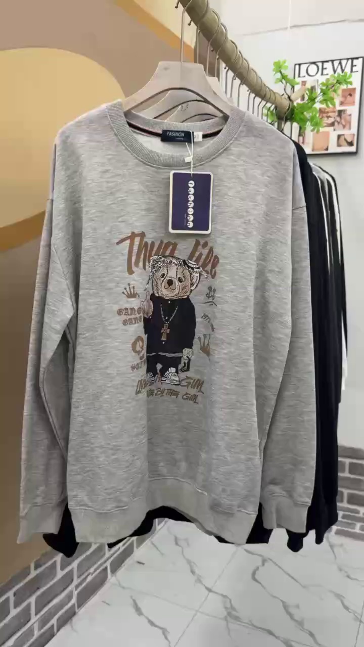 Clearance Wholesale 538 Pcs Mixed Unisex Crew Neck Sweatshirts, 137 Pcs White Cotton-Blend, Sizes M-4XL - Image 1