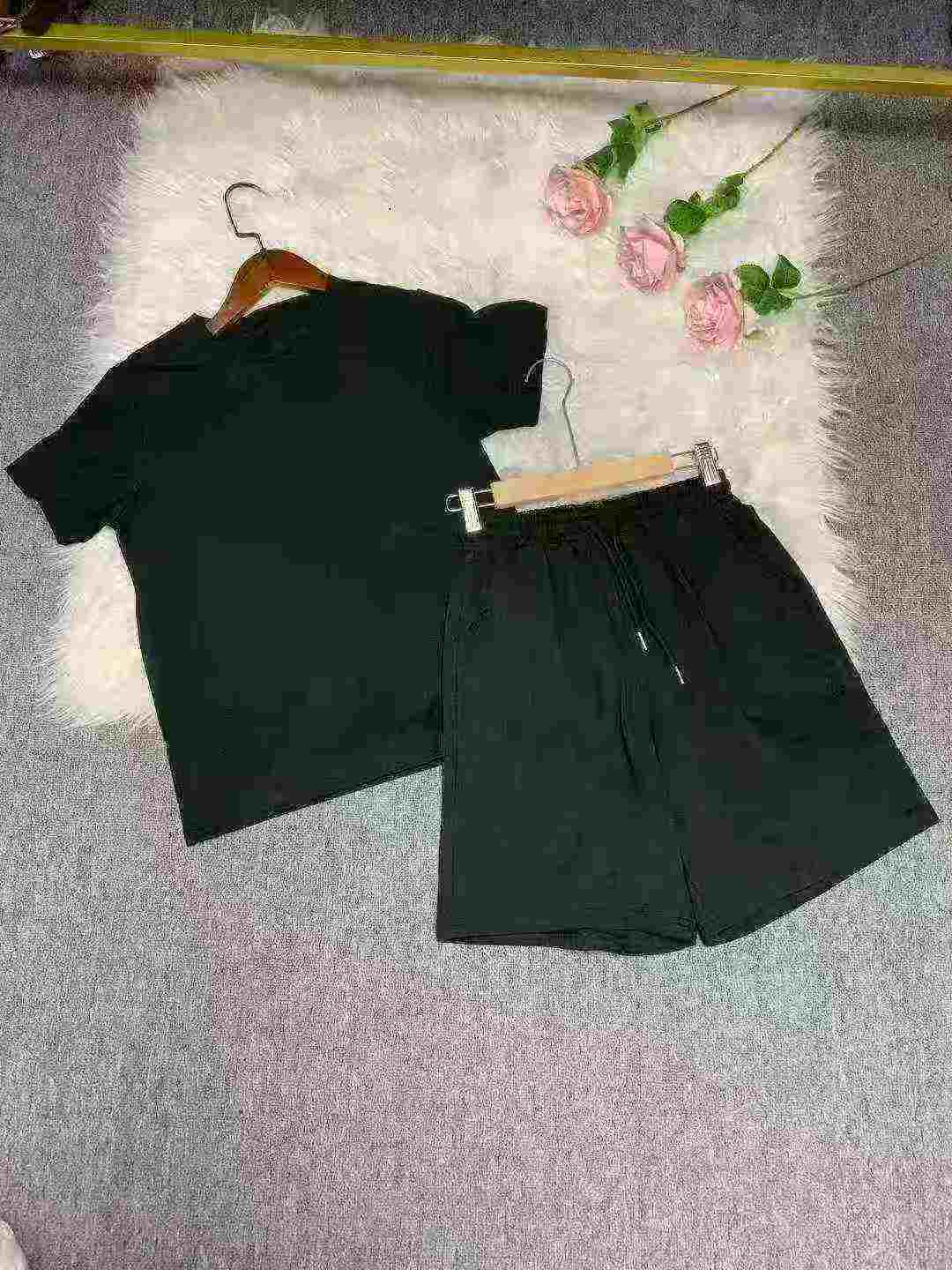 About 500 Sets Big Kids Short Sleeve Clothing Sets Size 150-170, Bulk Clearance Wholesale - Image 1