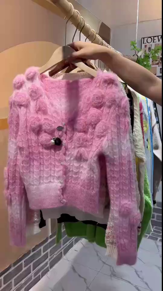 Around 500 Pieces Discontinued Trendy Sweaters From Tmall | Full Clearance Wholesale 14.5 CNY Per Piece - Image 1