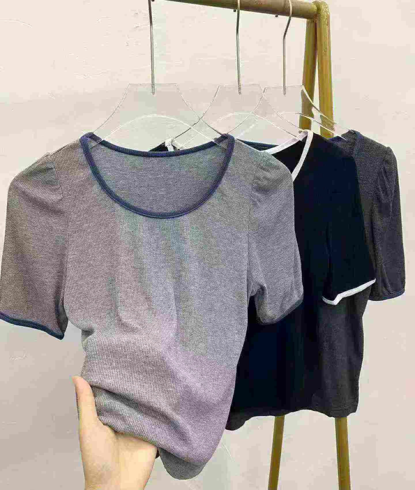 495 Pieces Simple Solid Color Versatile Short Sleeve T-Shirts Bulk Stock Wholesale - Image 1
