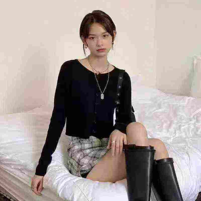 Clearance Bulk Stock Simple Fashion Short Button-up Cardigan Outerwear 4 Colors High Elasticity - Image 1