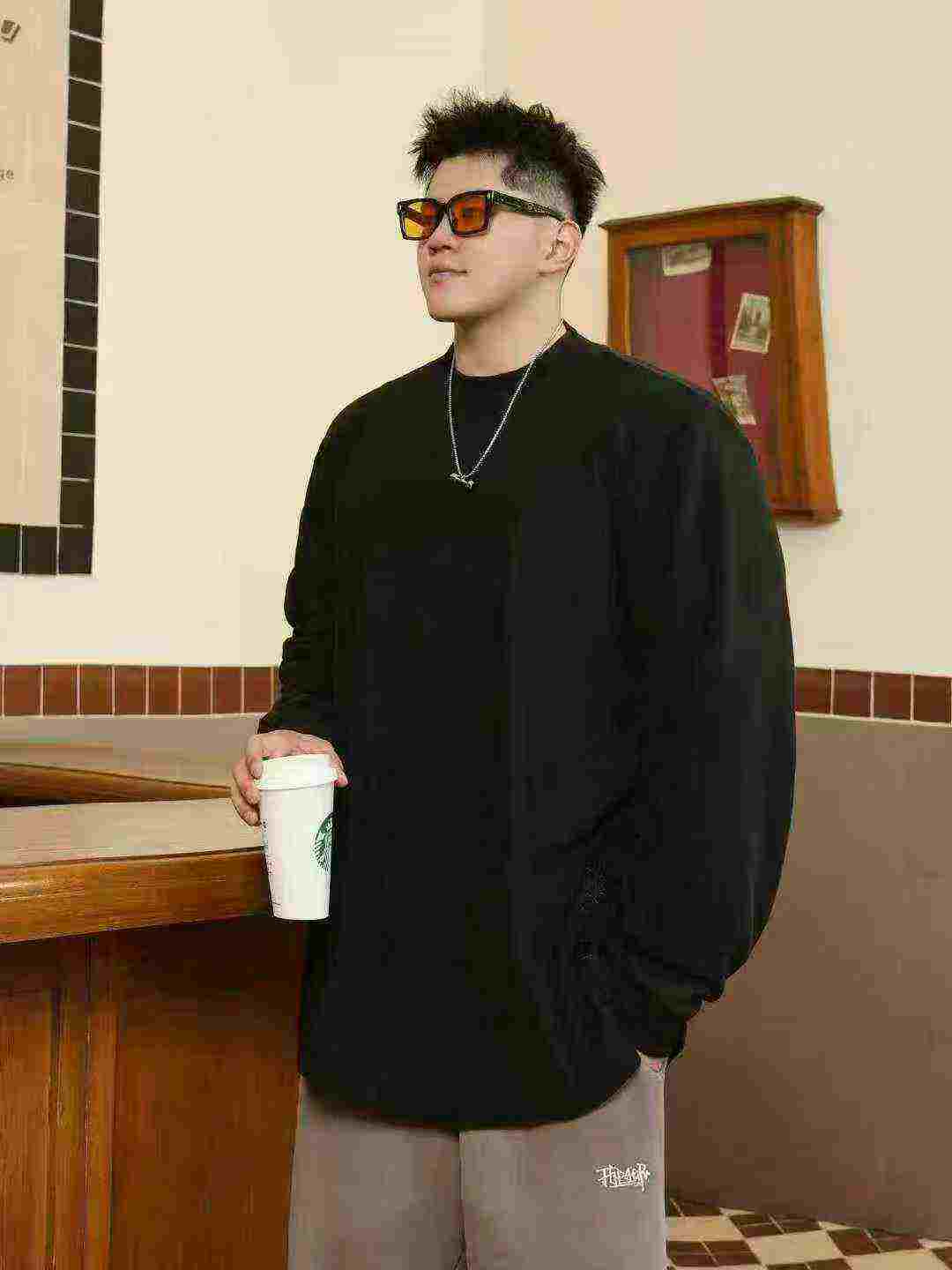 Clearance Sale Bulk Wholesale Men's Plus Size Loose Drop Shoulder Thin Cotton Sweatshirts - Image 1