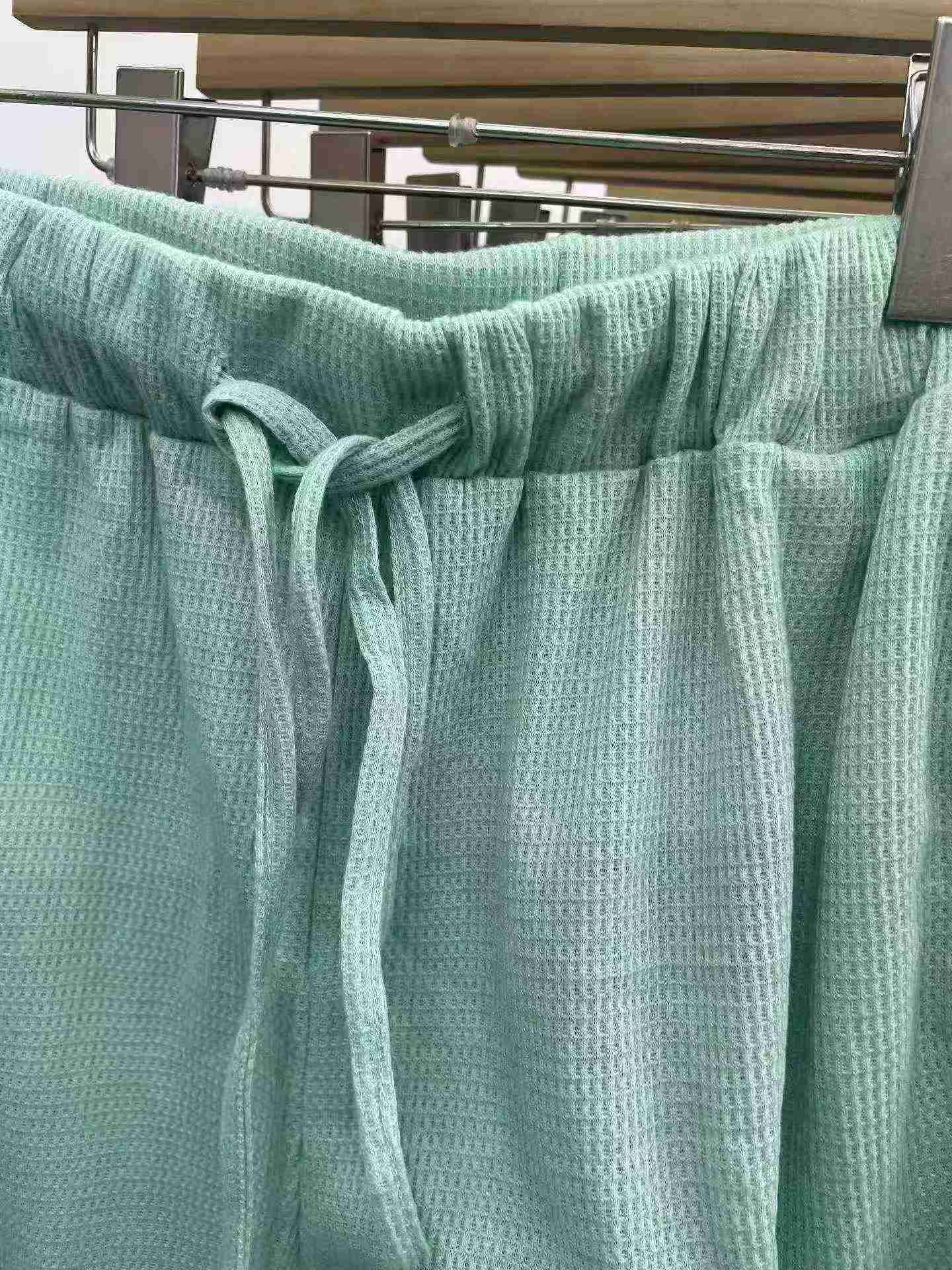 About 260 Pieces Loose Casual Shorts | Quality Chinese Clothing Stock Lots for Bulk Wholesale Export - Image 1