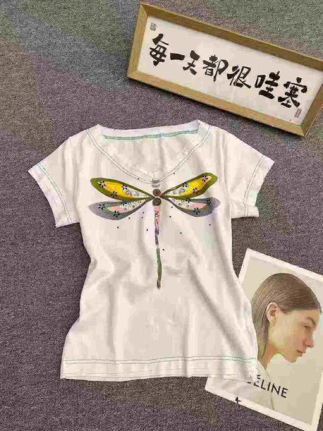 Bulk Clearance: 120 Pcs Vintage V-neck Cotton Printed Short Sleeve T-shirts Stock Lots - Image 1