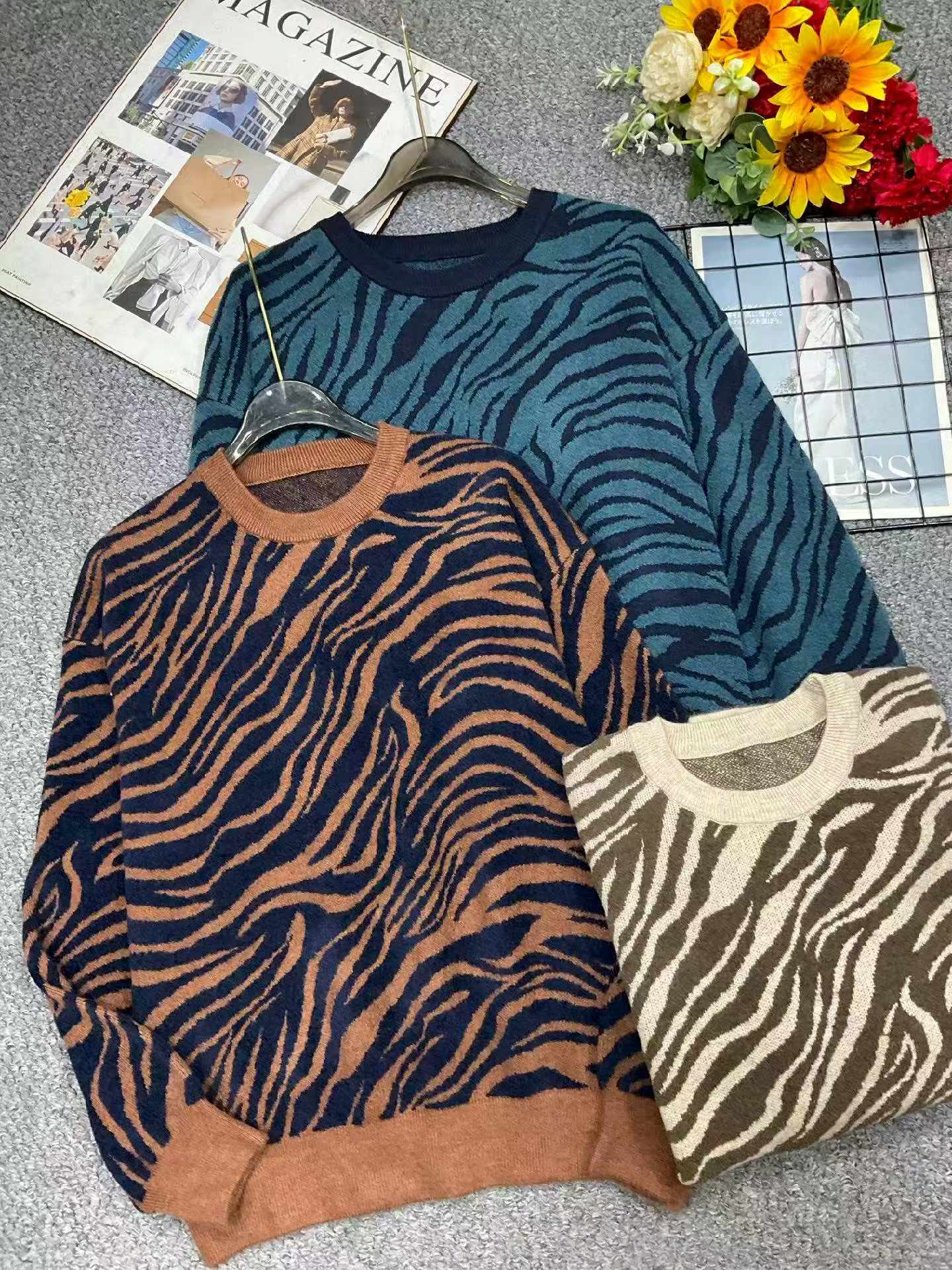 140 Pcs Spring Autumn Lazy Zebra Pattern Loose Drop Shoulder Jacquard Polar Fleece Pullover Sweater Stock Wholesale - Image 1