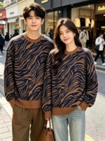 140 Pcs Spring Autumn Lazy Zebra Pattern Loose Drop Shoulder Jacquard Polar Fleece Pullover Sweater Stock Wholesale - Image 7
