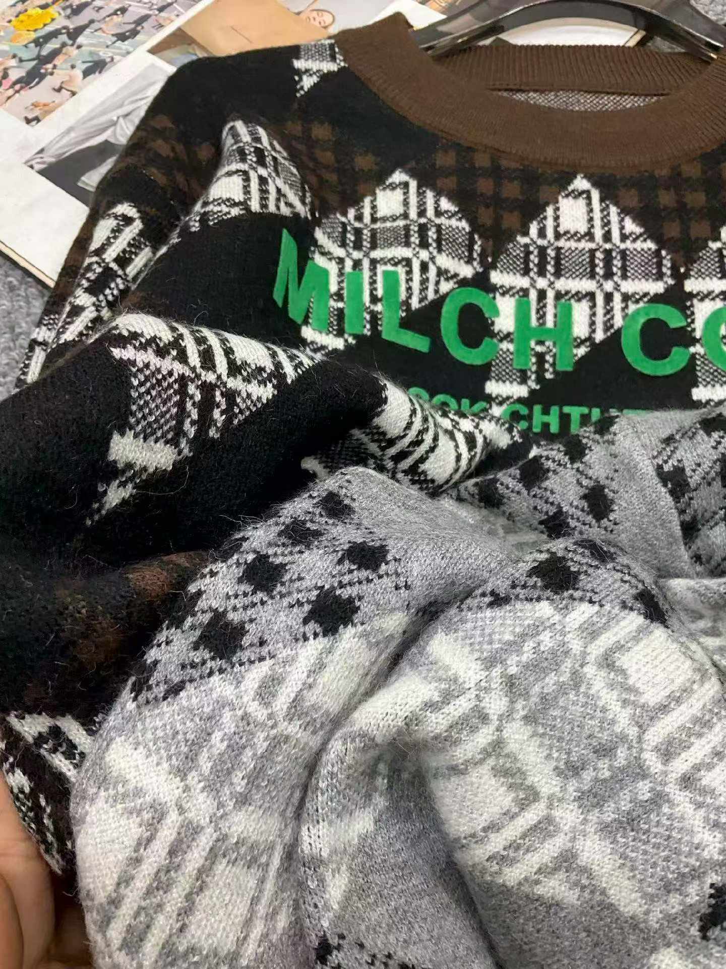 Autumn Winter New European Style Letter Jacquard Thickened Unisex Crewneck Pullover Sweater 190PCS - Image 2