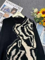 Clearance Bargain Fall Winter Korean Style Loose Color-block Flocked Unisex Crewneck Sweater, Around 70 Pieces - Image 9