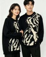 Clearance Bargain Fall Winter Korean Style Loose Color-block Flocked Unisex Crewneck Sweater, Around 70 Pieces - Image 8