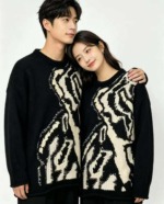 Clearance Bargain Fall Winter Korean Style Loose Color-block Flocked Unisex Crewneck Sweater, Around 70 Pieces - Image 7