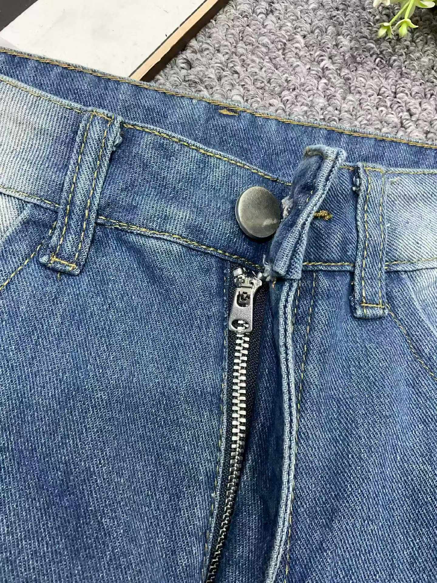 New Summer Original Brand American Style Loose Ripped Men's Denim Shorts, Approx 165 Pieces Stock Clearance Bulk Wholesale - Image 2