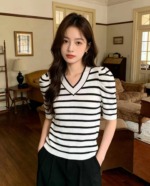 Summer New Contrast Stripe Puff Sleeve Knit Short Sleeve T-Shirt | 200 Pieces Bulk Stock Wholesale - Image 4