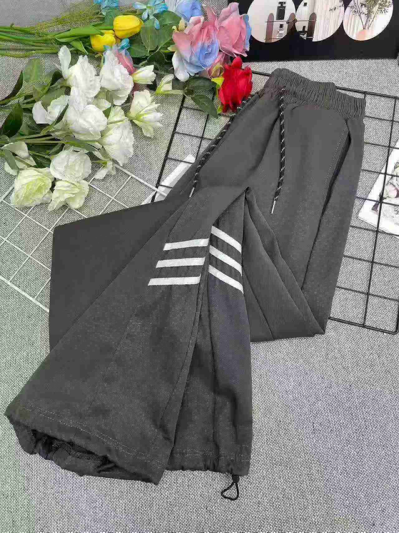 325 Pieces Clearance Cargo Tapered Sports Casual Pants Bulk Wholesale - Image 1