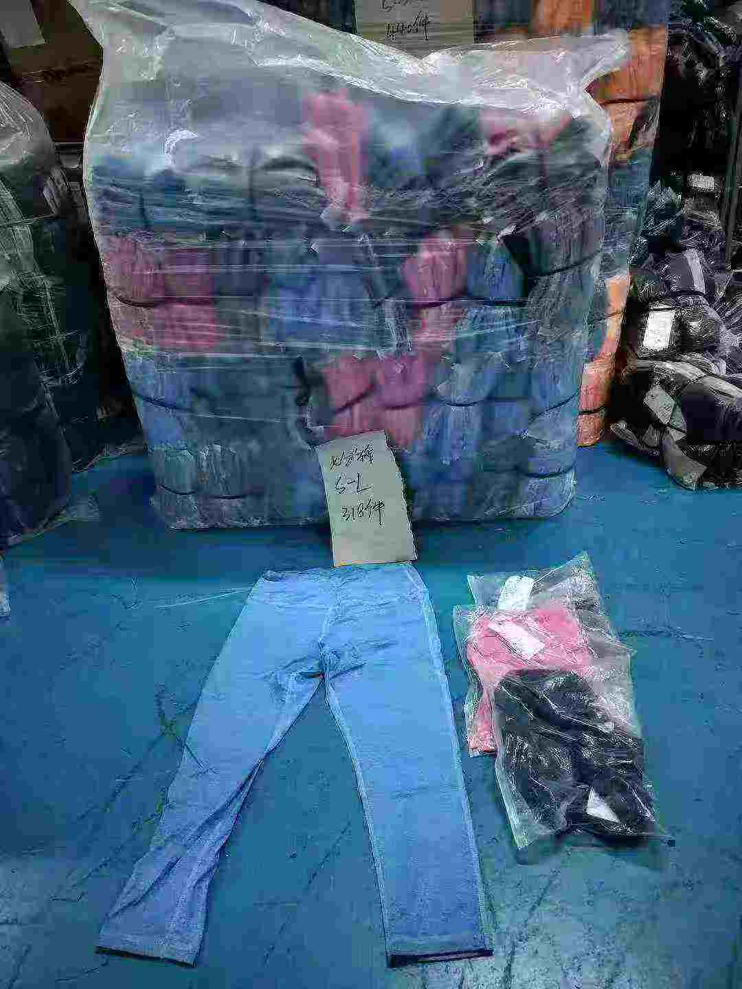 318 Pieces Breathable Quick Dry High Elasticity Sports Fitness Yoga Capri Pants Stock Lot Wholesale - Image 2