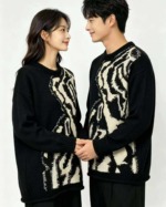 Clearance Bargain Fall Winter Korean Style Loose Color-block Flocked Unisex Crewneck Sweater, Around 70 Pieces - Image 5
