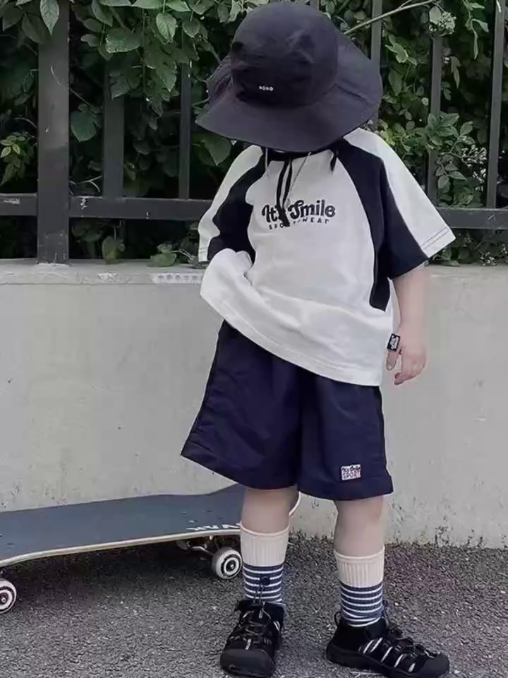 175000 Pieces Mixed Season Trendy Brand Kids Clothing Stock Lots Sizes 80-170 Full Clearance - Image 1
