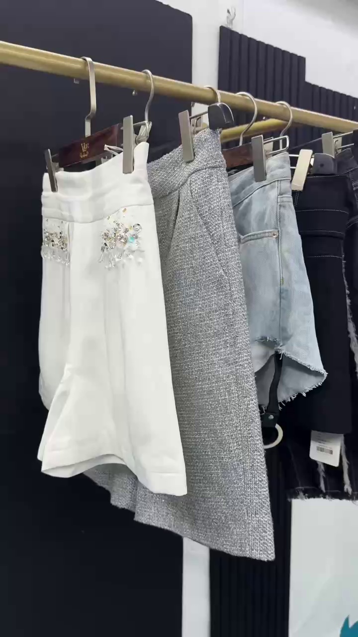 Ai Anqi 600 Chain Stores Brand High Quality Women's Mixed Shorts Approx 240 Pieces Bulk Stock - Image 1